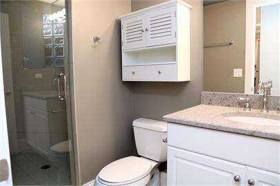 Foto del edificio - 3821 N Lakewood Ave