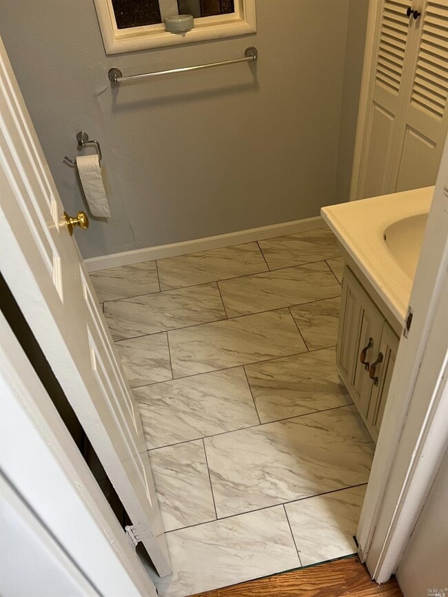 Building Photo - 848 Acalanes Rd