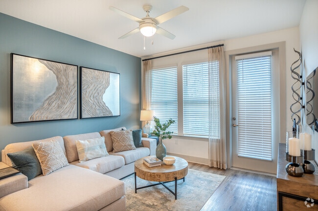 Interior Photo - Madison Palms