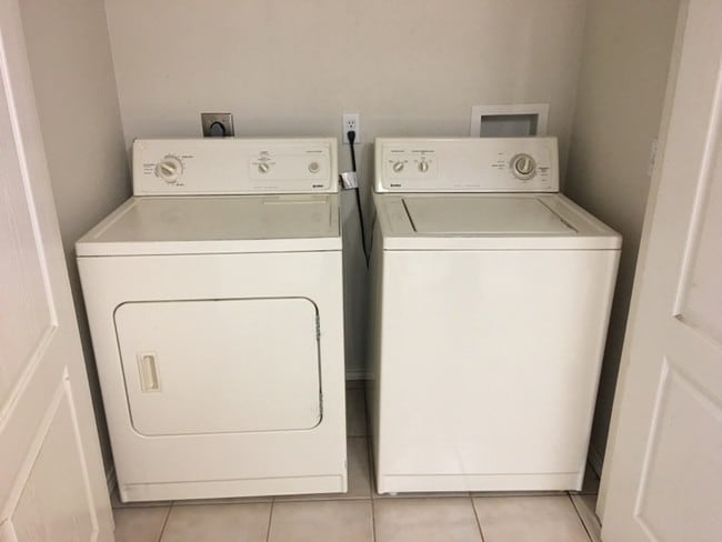 Washer and dryer - 2023 Agua Fina Ave