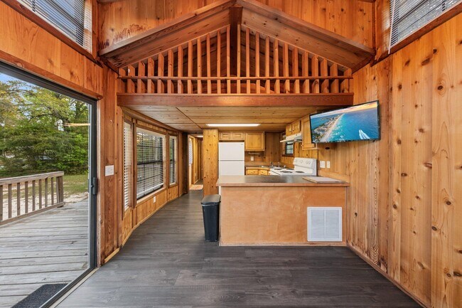 Foto del edificio - 1683 County Hwy 83A W