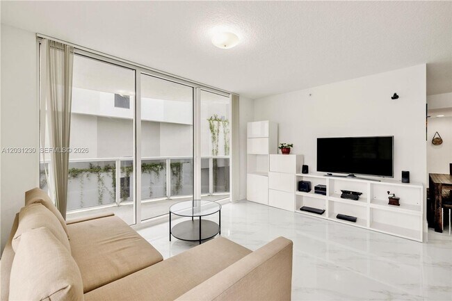 Foto del edificio - 601 NE 23rd St