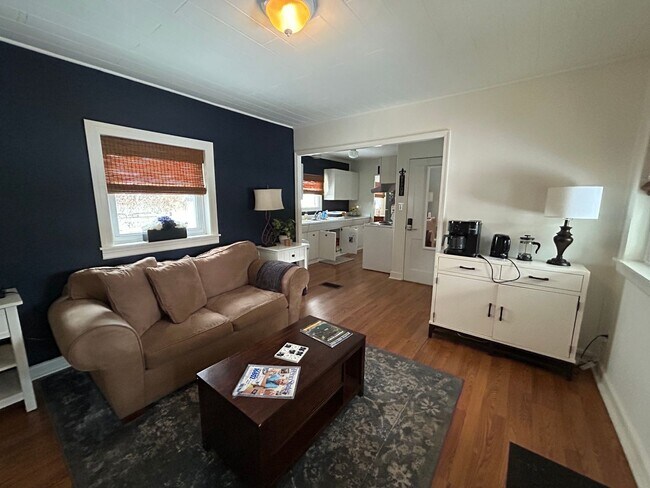 Foto del edificio - 4 Bed, 2 Bath House