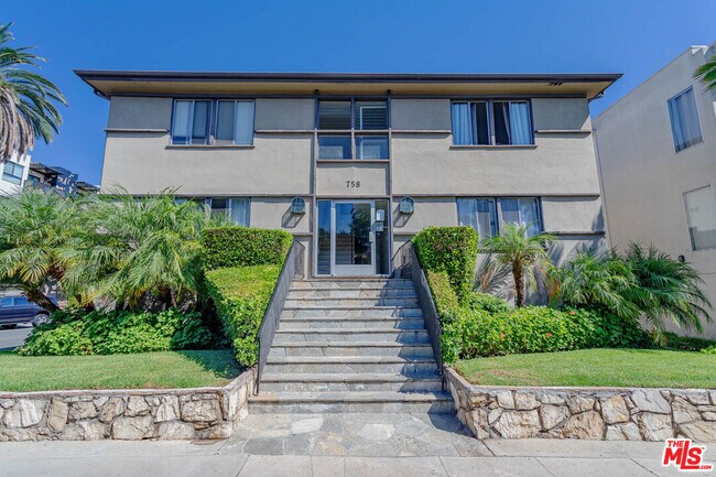 Foto del edificio - 758 N Hudson Ave