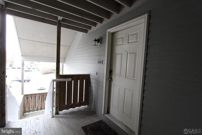 Building Photo - 5015 Ravens Crest Dr