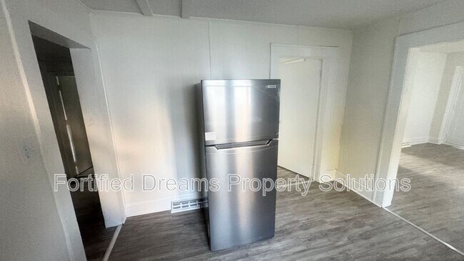 Foto del edificio - 636 McCreary St