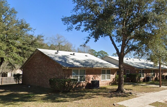 Building Photo - 1001 Charlsie Ave