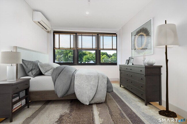 Foto del edificio - 1011 High Ridge Rd