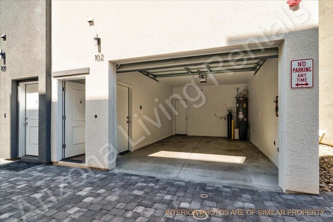 Building Photo - DISCOVER MINIMAL MODERN LIVING