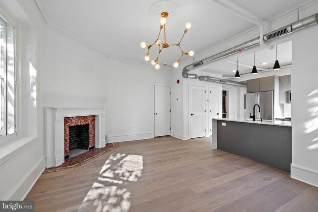 Building Photo - 1308 Delaware Ave