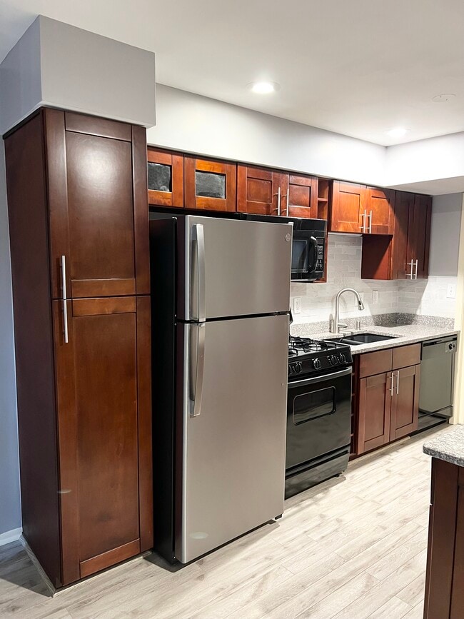 Foto del edificio - 20301 Shelburne Rd