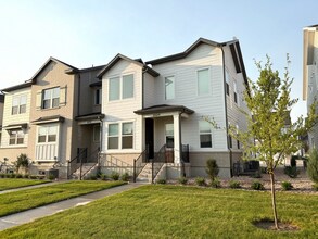 Building Photo - 3824 970 N