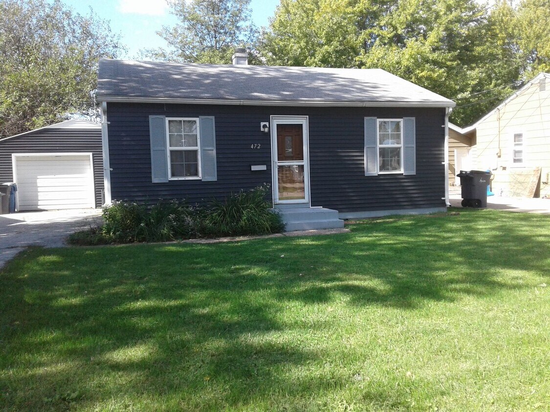Foto principal - Spacious 2-Bedroom Home!