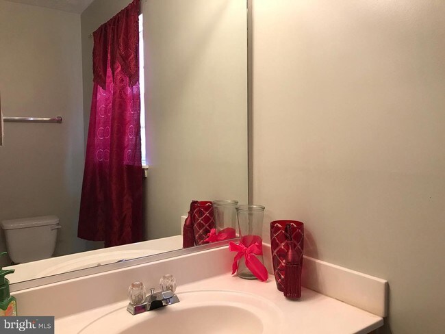 Foto del edificio - 6081 64th Ave