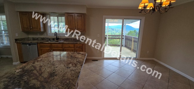 Foto del edificio - 11 Wayside Rd