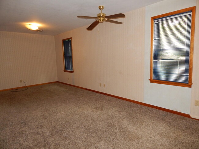 Building Photo - 2216 Dyke Rd