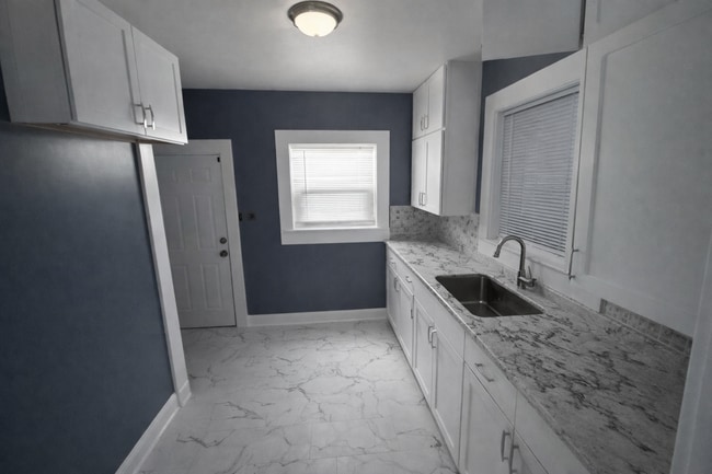 Building Photo - 444 N Chester Ave