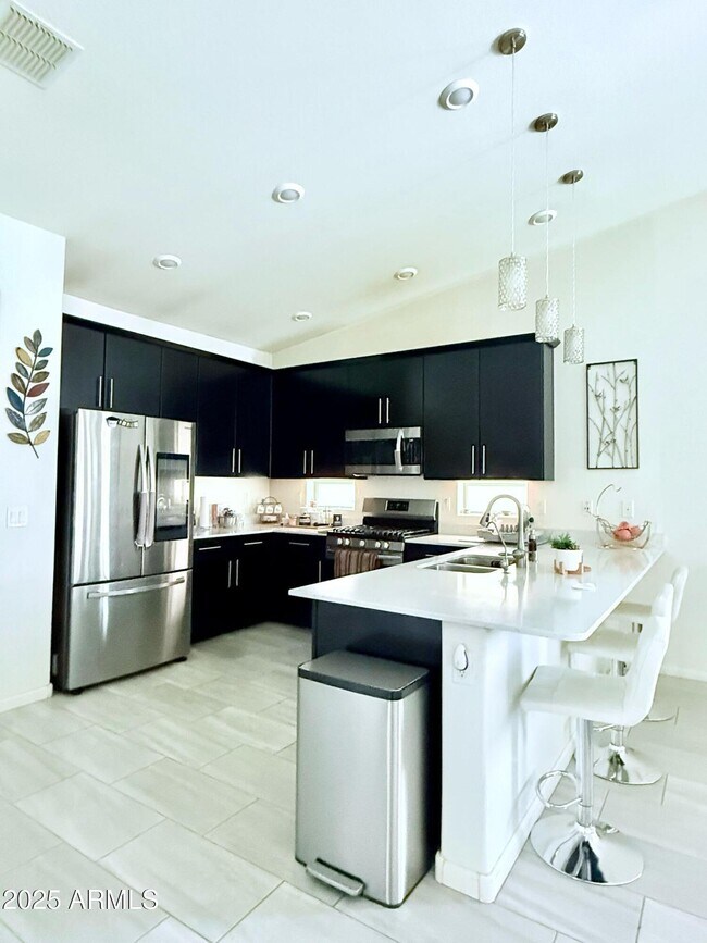 Foto del edificio - 5361 W Desert Hollow Dr