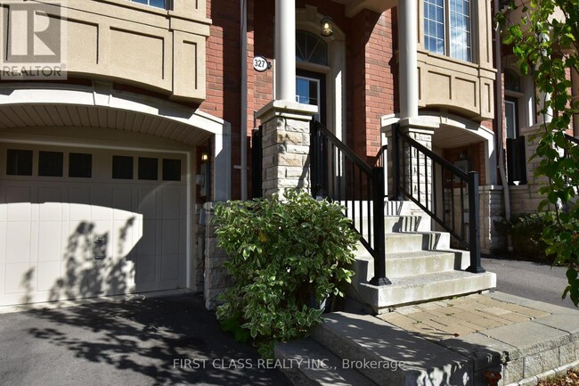 Building Photo - 327 Doak Ln