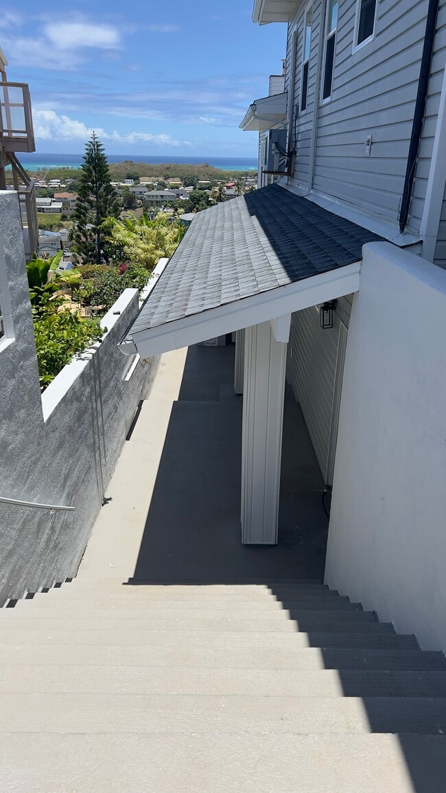 Building Photo - 1273 Aupupu Pl