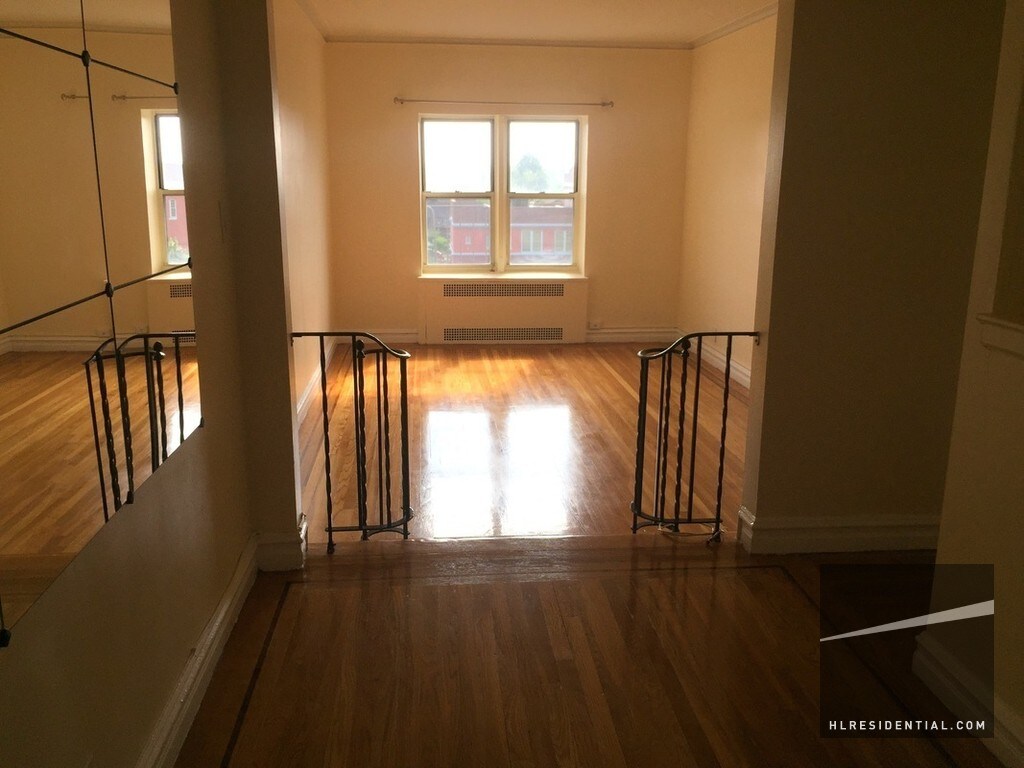 Foto principal - 6863 108th St