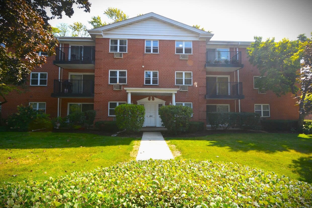 Foto principal - 801 E Miner St