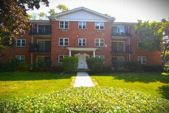 Building Photo - 801 E Miner St