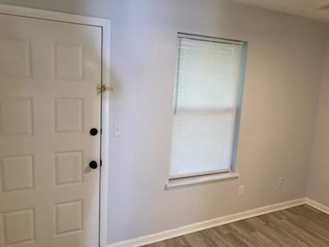 Building Photo - Renovated 1 Bedroom 1 Bathroom in Chipley Fl