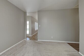 Building Photo - 2922 Maple Bend Dr