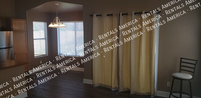 Building Photo - 3 Bed 2 Ba Home For Rent