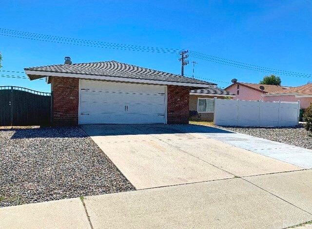 Building Photo - 13694 Persimmon Rd