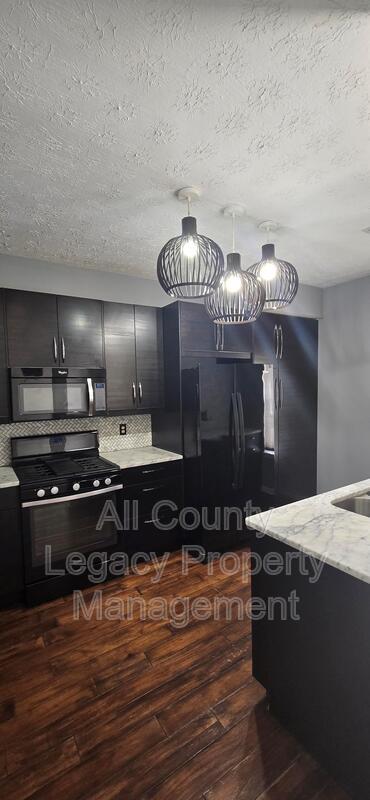 Foto del edificio - 908 Tree Creek Blvd