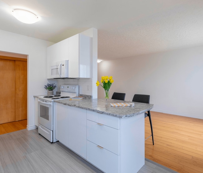 Building Photo - Lorentz Apartments