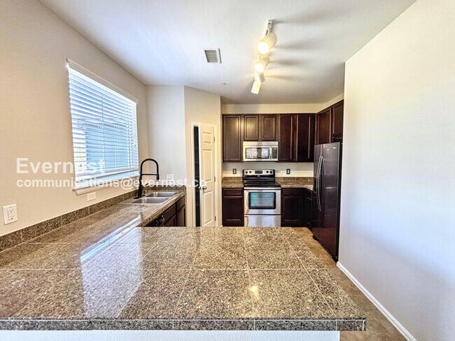 Foto del edificio - 9637 E 5th Ave