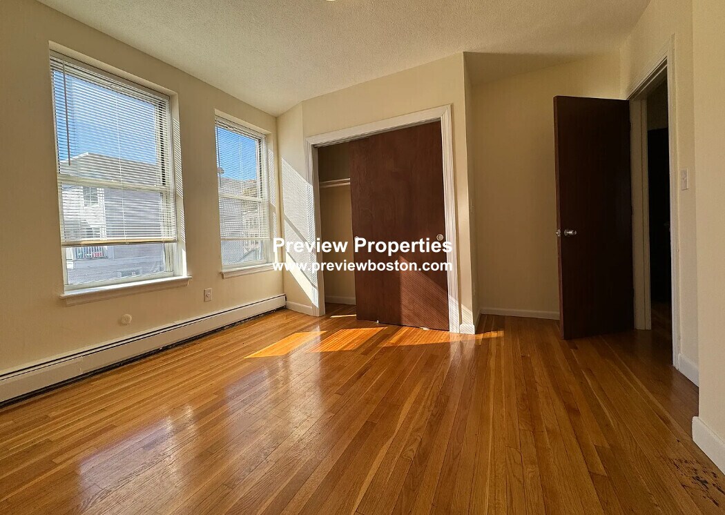 Building Photo - 160 N Beacon St