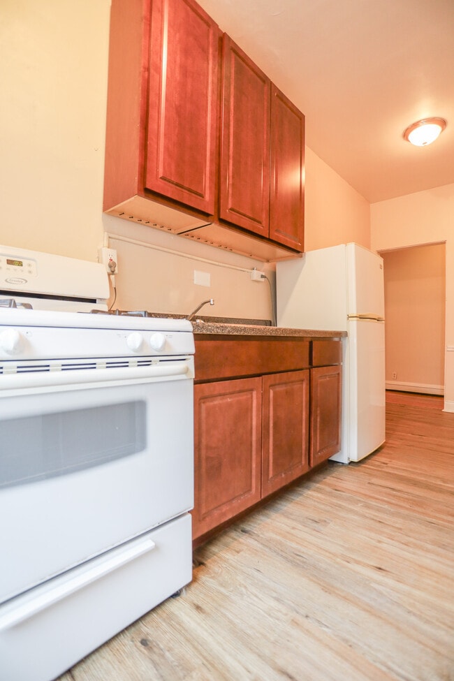 Building Photo - 7717 N Sheridan Rd