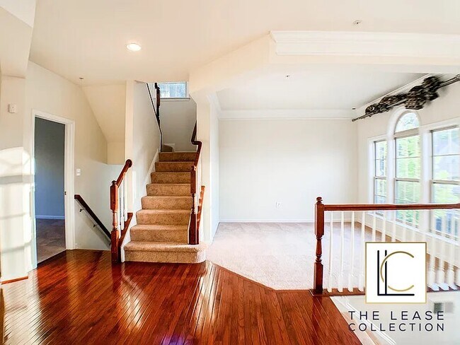 Building Photo - 12910 Hallwood Pl