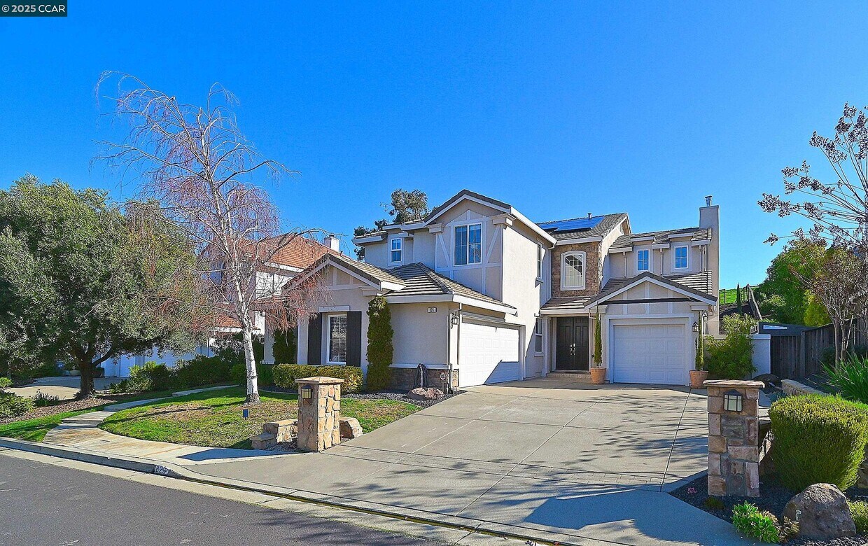 Foto principal - 829 Deer Spring Cir