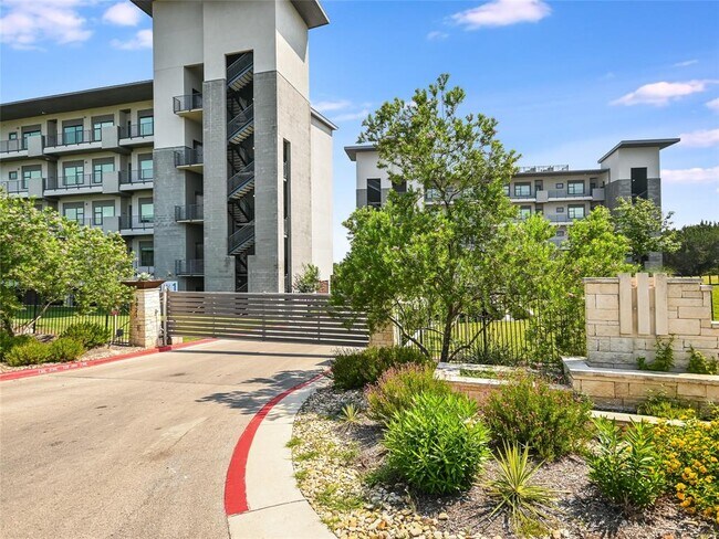 Building Photo - 5921 Hiline Rd