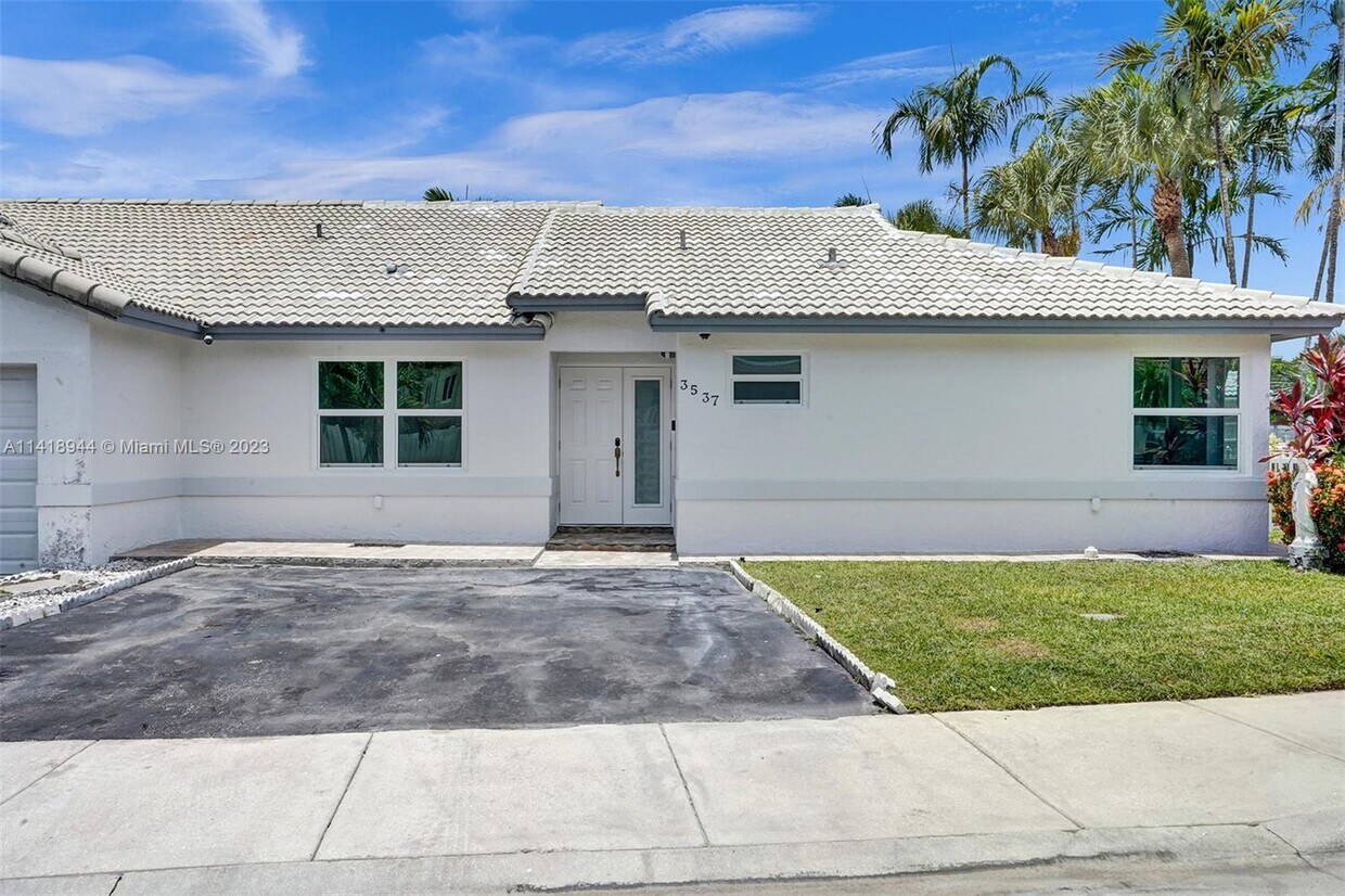 3537 NW 78th Terrace, Hollywood, FL 33024 Townhouse for Rent in