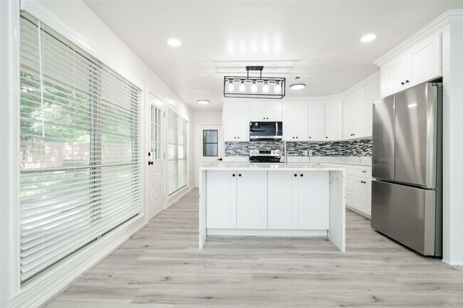 Foto del edificio - 5027 Darnell St