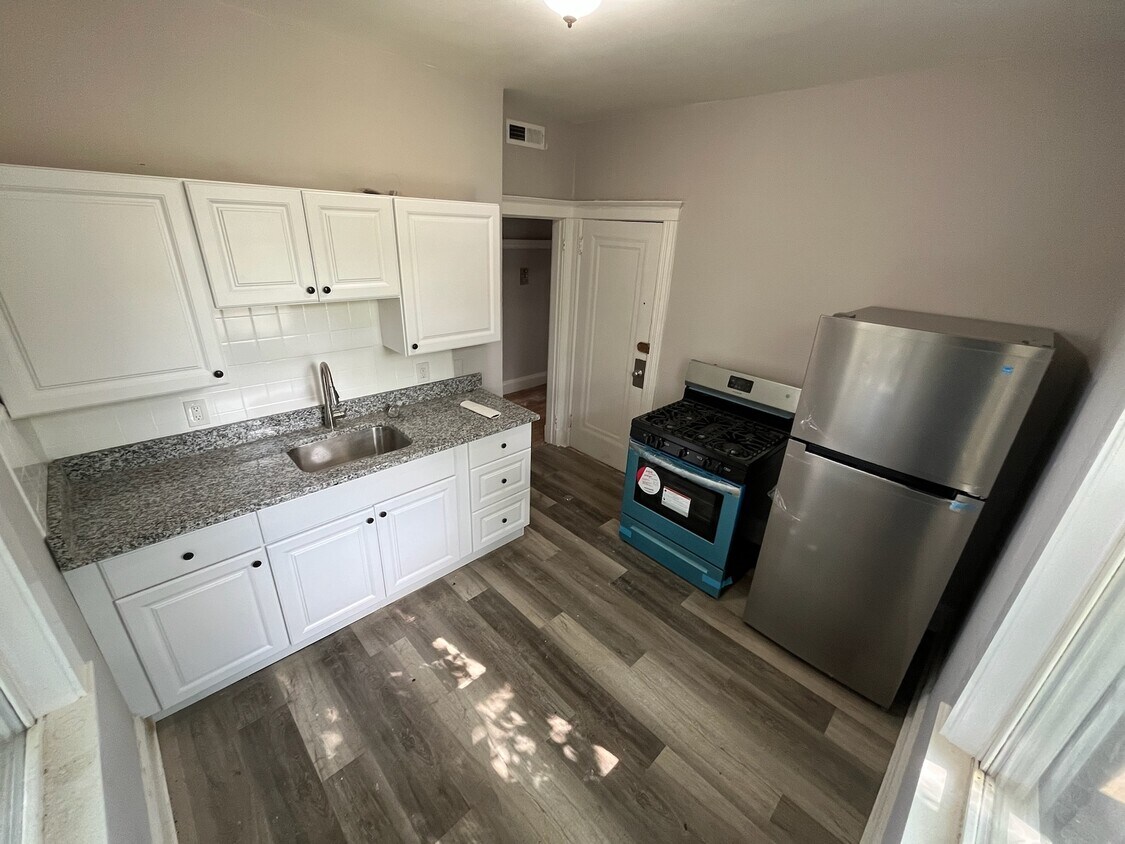 Foto principal - 121 Hawthorne St