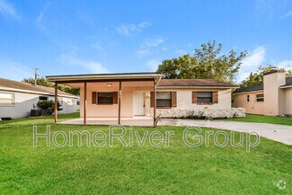 Building Photo - 680 Kentia Rd