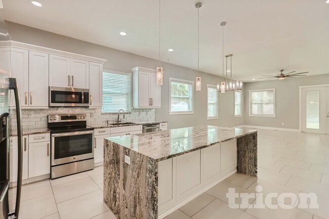 Building Photo - 105 E Broad St