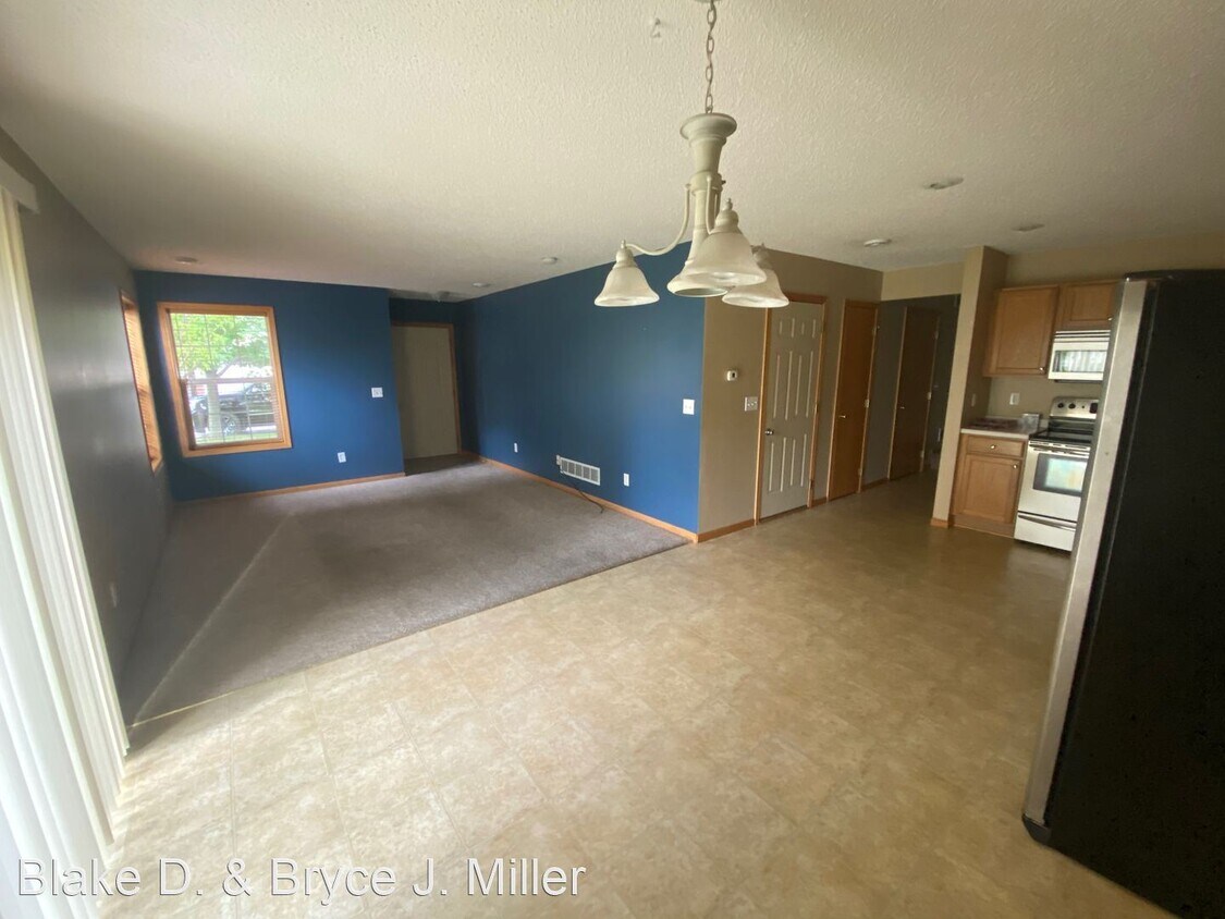 2 br, 1.5 bath House 11478 Town Center D... House Rental in Saint