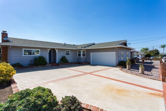 Foto del edificio - La Mesa Charmer with Mount Helix Views!