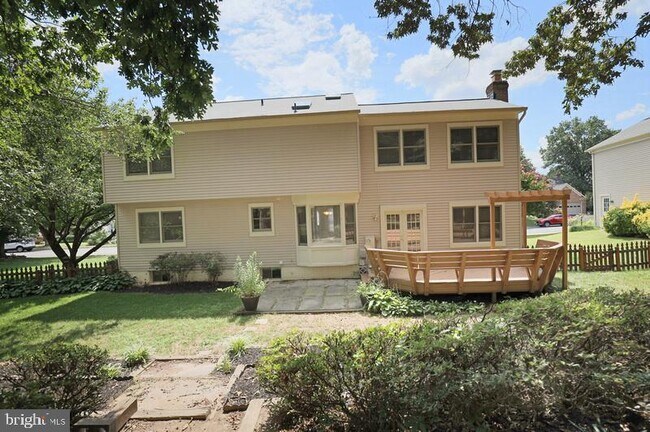 Building Photo - 9606 Oakington Dr