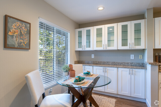 Model B - Dining Area - Hillcrest View