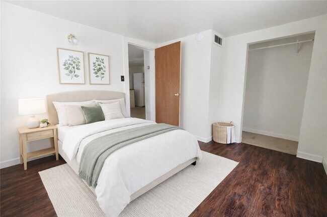 Foto del edificio - 130 E Elisha St