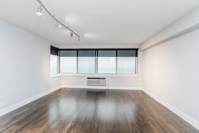 Building Photo - 1440 N Lake Shore Dr
